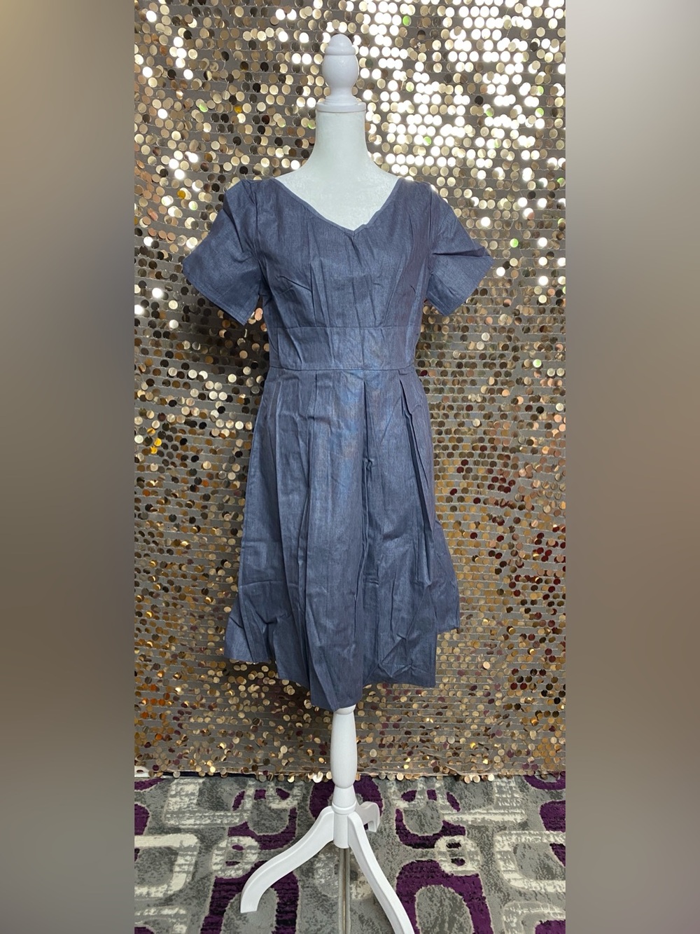 V-Neck Midi Dress with Short Sleeves Size Medium #1614
